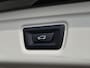 BMW 3-Serie Touring 330e / SOH 95% / Dealer onderhouden / 1.500 kg Elektr. trekhaak / EAER 60 km / Apple Carplay Android Auto / Elektrische achterklep / Cruise control / Keyless start / Climate control / Navigatie / Parkeersensoren voor en achter /