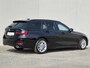 BMW 3-Serie Touring 330e / SOH 95% / Dealer onderhouden / 1.500 kg Elektr. trekhaak / EAER 60 km / Apple Carplay Android Auto / Elektrische achterklep / Cruise control / Keyless start / Climate control / Navigatie / Parkeersensoren voor en achter /