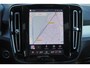 Volvo XC40 B3 Plus Black Edition - IntelliSafe Assist & Surround - 360º Camera - Harman Kardon audio - Verwarmde voorstoelen & stuur - Parkeersensoren voor & achter - Elektr. bedienb. voorstoelen met geheugen links - Draadloze tel. lader - Standkachel - Extra getint glas - 20'' LMV