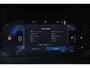 Volvo XC40 B3 Plus Black Edition - IntelliSafe Assist & Surround - 360º Camera - Harman Kardon audio - Verwarmde voorstoelen & stuur - Parkeersensoren voor & achter - Elektr. bedienb. voorstoelen met geheugen links - Draadloze tel. lader - Standkachel - Extra getint glas - 20'' LMV