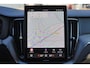 Volvo XC60 T6 Recharge AWD Plus Black Edition - Panorama/schuifdak - IntelliSafe Assist & Surround - 360º Camera - Harman Kardon audio - Adaptieve LED koplampen - Verwarmde voorstoelen, stuur & achterbank - Parkeersensoren voor & achter - Elektr. bedienb. voorstoelen met geheugen - Head up display - Draadloze tel. lader - Extra getint glas - Inklapbare trekhaak - 21'' LMV