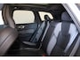 Volvo XC60 T6 Recharge AWD Plus Black Edition - Panorama/schuifdak - IntelliSafe Assist & Surround - 360º Camera - Harman Kardon audio - Adaptieve LED koplampen - Verwarmde voorstoelen, stuur & achterbank - Parkeersensoren voor & achter - Elektr. bedienb. voorstoelen met geheugen - Head up display - Draadloze tel. lader - Extra getint glas - Inklapbare trekhaak - 21'' LMV
