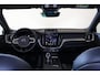Volvo XC60 T6 Recharge AWD Plus Black Edition - Panorama/schuifdak - IntelliSafe Assist & Surround - 360º Camera - Harman Kardon audio - Adaptieve LED koplampen - Verwarmde voorstoelen, stuur & achterbank - Parkeersensoren voor & achter - Elektr. bedienb. voorstoelen met geheugen - Head up display - Draadloze tel. lader - Extra getint glas - Inklapbare trekhaak - 21'' LMV