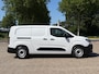 Opel Combo-e Electric L2 50kWh 136pk | ACTIE | 8 jaar garantie | 2-zits | Houten afwerking laadruimte | Winter Pakket | ECO LED koplampen | Multimedia | Draadloze Apple Carplay en Android Auto | Achteruitrijcamera | Parkeersensoren achter | Digital cockpit | Stuurwielbediening | Bestuurdersstoel comfort | Tweede sleutel met afstandsbediening | Trekhaak voorbereiding | Reservewiel en krik | van €32.035 voor €25.995 ex. BTW rijklaar