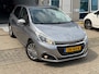 Peugeot 208 1.2 PureTech Signature/ nap/ 1e EIG/ dealeronderhouden/ 1jaar apk/ luxe uitvoering/ zeer nette auto.