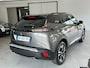 Peugeot 2008 1.2 PureTech GT 17" Lichtmetaal | Camera | Digitaal Dashboard | Climate | Cruise | Navigatie | Carplay | Parkeersensoren Rondom | Achteruitrijcamera | Afwijkende dakkleur | Airco (automatisch)