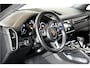 Porsche Cayenne 4.0 Turbo 471kW/640pk Tiptronic S Techart! PANODAMADAK + LUCHTVERING + SPORT DESIGN + RSE + STUURVERWARMING + 18-WEG STOELEN + 4-WIELSTURING + PSCB REMSYSTEEM + STOELVERWARMING V&A + KEYLESS + SOFTCLOSE + PDLS PLUS + SPORTUITLAAT + 22" LM-VELGEN!!