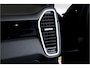 Porsche Cayenne 4.0 Turbo 471kW/640pk Tiptronic S Techart! PANODAMADAK + LUCHTVERING + SPORT DESIGN + RSE + STUURVERWARMING + 18-WEG STOELEN + 4-WIELSTURING + PSCB REMSYSTEEM + STOELVERWARMING V&A + KEYLESS + SOFTCLOSE + PDLS PLUS + SPORTUITLAAT + 22" LM-VELGEN!!