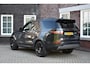 Land Rover Discovery 3.0 Td6 First Edition 7p. Wij zijn op afspraak geopend! Graag bellen voor uw komst.