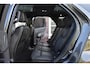 Land Rover Discovery 3.0 Td6 First Edition 7p. Wij zijn op afspraak geopend! Graag bellen voor uw komst.