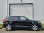 Volvo XC40 1.5 T2 Momentum / Achteruitrijcamera / Apple Carplay & Android Auto / Sensoren Voor en Achter / Navigatie / Lendensteun / Cruise Control /