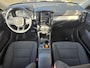 Volvo XC40 1.5 T2 Momentum / Achteruitrijcamera / Apple Carplay & Android Auto / Sensoren Voor en Achter / Navigatie / Lendensteun / Cruise Control /
