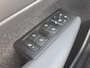 Volvo XC40 1.5 T2 Momentum / Achteruitrijcamera / Apple Carplay & Android Auto / Sensoren Voor en Achter / Navigatie / Lendensteun / Cruise Control /