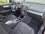 Volvo XC40 1.5 T2 Momentum / Achteruitrijcamera / Apple Carplay & Android Auto / Sensoren Voor en Achter / Navigatie / Lendensteun / Cruise Control /