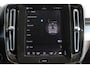 Volvo XC40 B4 211PK Automaat Plus Dark Semi elektrisch wegklapbare trekhaak / Verwarmbare voorruit / Google infotainment / Elektrisch bedienbare bestuurdersstoel met geheugen