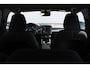 Volvo XC40 B4 211PK Automaat Plus Dark Semi elektrisch wegklapbare trekhaak / Verwarmbare voorruit / Google infotainment / Elektrisch bedienbare bestuurdersstoel met geheugen