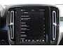 Volvo XC40 B4 211PK Automaat Plus Dark Semi elektrisch wegklapbare trekhaak / Verwarmbare voorruit / Google infotainment / Elektrisch bedienbare bestuurdersstoel met geheugen
