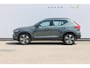 Volvo XC40 B4 211PK Automaat Plus Dark Semi elektrisch wegklapbare trekhaak / Verwarmbare voorruit / Google infotainment / Elektrisch bedienbare bestuurdersstoel met geheugen