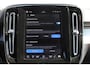 Volvo XC40 B4 211PK Automaat Plus Dark Semi elektrisch wegklapbare trekhaak / Verwarmbare voorruit / Google infotainment / Elektrisch bedienbare bestuurdersstoel met geheugen