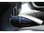 Volvo XC40 B4 211PK Automaat Plus Dark Semi elektrisch wegklapbare trekhaak / Verwarmbare voorruit / Google infotainment / Elektrisch bedienbare bestuurdersstoel met geheugen