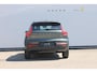 Volvo XC40 B4 211PK Automaat Plus Dark Semi elektrisch wegklapbare trekhaak / Verwarmbare voorruit / Google infotainment / Elektrisch bedienbare bestuurdersstoel met geheugen
