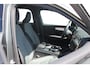 Volvo XC40 B4 211PK Automaat Plus Dark Semi elektrisch wegklapbare trekhaak / Verwarmbare voorruit / Google infotainment / Elektrisch bedienbare bestuurdersstoel met geheugen