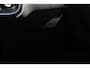 Volvo XC40 B4 211PK Automaat Plus Dark Semi elektrisch wegklapbare trekhaak / Verwarmbare voorruit / Google infotainment / Elektrisch bedienbare bestuurdersstoel met geheugen