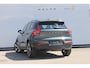 Volvo XC40 B4 211PK Automaat Plus Dark Semi elektrisch wegklapbare trekhaak / Verwarmbare voorruit / Google infotainment / Elektrisch bedienbare bestuurdersstoel met geheugen