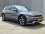 Hyundai Ioniq 5 Connect 77.4 kWh / SOH 98% / Dealer onderhouden / Fabrieksgarantie tot 06-2028 / Trekgewicht 1600 kg / CCS snelladen / Warmtepomp / Stuur- Stoel & Achterbank verwarming / Adaptief cruise control / Keyless Entry/Start / Achteruitrijcamera /