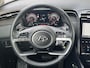 Hyundai Tucson 1.6 T-GDI PHEV Comfort Smart 4WD / Fabrieksgarantie tot 07-2027 / Accu SoH 100 % / 1.350 kg trekgewicht / Navigatie / Stuur- & Stoelverwarming / Apple Carplay Android / 19" LM wielen /