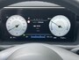 Hyundai Tucson 1.6 T-GDI PHEV Comfort Smart 4WD / Fabrieksgarantie tot 07-2027 / Accu SoH 100 % / 1.350 kg trekgewicht / Navigatie / Stuur- & Stoelverwarming / Apple Carplay Android / 19" LM wielen /