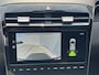 Hyundai Tucson 1.6 T-GDI PHEV Comfort Smart 4WD / Fabrieksgarantie tot 07-2027 / Accu SoH 100 % / 1.350 kg trekgewicht / Navigatie / Stuur- & Stoelverwarming / Apple Carplay Android / 19" LM wielen /