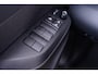 Toyota Yaris Cross 1.5 Hybrid Dynamic team Deutschland Navigatie APPLE-carplay camera DAB-ontvangst PDC v+a stoel/stuurverwarming bleutooth led-verlichting grootlicht-assist lane-assist private-glas 17"-lmv
