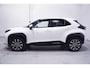 Toyota Yaris Cross 1.5 Hybrid Dynamic team Deutschland Navigatie APPLE-carplay camera DAB-ontvangst PDC v+a stoel/stuurverwarming bleutooth led-verlichting grootlicht-assist lane-assist private-glas 17"-lmv