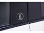 Toyota Yaris Cross 1.5 Hybrid Dynamic team Deutschland Navigatie APPLE-carplay camera DAB-ontvangst PDC v+a stoel/stuurverwarming bleutooth led-verlichting grootlicht-assist lane-assist private-glas 17"-lmv