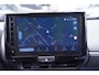 Toyota Yaris Cross 1.5 Hybrid Dynamic team Deutschland Navigatie APPLE-carplay camera DAB-ontvangst PDC v+a stoel/stuurverwarming bleutooth led-verlichting grootlicht-assist lane-assist private-glas 17"-lmv