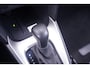 Toyota Yaris Cross 1.5 Hybrid Dynamic team Deutschland Navigatie APPLE-carplay camera DAB-ontvangst PDC v+a stoel/stuurverwarming bleutooth led-verlichting grootlicht-assist lane-assist private-glas 17"-lmv
