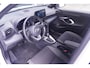 Toyota Yaris Cross 1.5 Hybrid Dynamic team Deutschland Navigatie APPLE-carplay camera DAB-ontvangst PDC v+a stoel/stuurverwarming bleutooth led-verlichting grootlicht-assist lane-assist private-glas 17"-lmv
