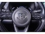 Toyota Yaris Cross 1.5 Hybrid Dynamic team Deutschland Navigatie APPLE-carplay camera DAB-ontvangst PDC v+a stoel/stuurverwarming bleutooth led-verlichting grootlicht-assist lane-assist private-glas 17"-lmv
