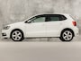 Volkswagen Polo 1.2 Sportline (PANORAMADAK, APPLE CARPLAY, CLIMATE, 5 DEURS, SPORTSTOELEN, GETINT GLAS, LM VELGEN, PARKEERSENSOREN, CRUISE, NIEUWSTAAT)