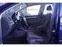 Volkswagen Golf 1.6 FSI Optive 3 16"-lmv navigatie airco trekhaak