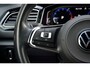 Volkswagen T-Roc 1.5 TSI Sport 150PK Automaat | Black Style | Achteruitrijcamera | ACC | Blind Spot