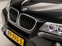 BMW X3 xDrive20i Sport 184Pk Automaat (GROOT NAVI, M STUUR, CLIMATE, LEDER, STOELVERWARMING, SPORTSTOELEN, GETINT GLAS, ZWART HEMEL, PARKEERSENSOREN, NIEUWSTAAT)