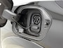 Peugeot e-208 EV GT Pack 50 kWh 136pk | Navigatie | Achteruitrijcamera | Leder/Alcantara | Stoelverwarming | Full Led koplampen | Adaptieve Cruise Control | 3D Cockpit | Keyless | Parkeersensoren v+a | Climate Control | Apple Carplay / Android Auto | Dodehoeksensor | Sfeerverlichting | Donker getint glas | 17" lichtmetalen velgen |