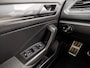 Volkswagen T-Roc 1.0 TSI Sport (APPLE CARPLAY, GROOT NAVI, STOELVERWARMING, GETINT GLAS, SPORTSTOELEN, ADAPTIVE CRUISE, PARKEERSENSOREN, NIEUWSTAAT)