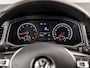 Volkswagen T-Roc 1.0 TSI Sport (APPLE CARPLAY, GROOT NAVI, STOELVERWARMING, GETINT GLAS, SPORTSTOELEN, ADAPTIVE CRUISE, PARKEERSENSOREN, NIEUWSTAAT)