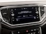 Volkswagen T-Roc 1.0 TSI Sport (APPLE CARPLAY, GROOT NAVI, STOELVERWARMING, GETINT GLAS, SPORTSTOELEN, ADAPTIVE CRUISE, PARKEERSENSOREN, NIEUWSTAAT)