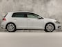 Volkswagen Golf 1.0 TSI Sportline 110Pk (APPLE CARPLAY, CLIMATE, CAMERA, GETINT GLAS, SPORTSTOELEN, LM VELGEN, ADAPTIVE CRUISE, NIEUWSTAAT)