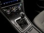 Volkswagen Golf 1.0 TSI Sportline 110Pk (APPLE CARPLAY, CLIMATE, CAMERA, GETINT GLAS, SPORTSTOELEN, LM VELGEN, ADAPTIVE CRUISE, NIEUWSTAAT)