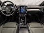 Volvo XC40 1.5 T4 Recharge Inscription 211Pk Automaat (APPLE CARPLAY, STUUR/STOELVERWARMING, MEMORY SEATS, CAMERA, STOELVERWARMING ACHTER, KEYLESS, ELEK ACHTERKLEP, ZWART HEMEL, NIEUWSTAAT)